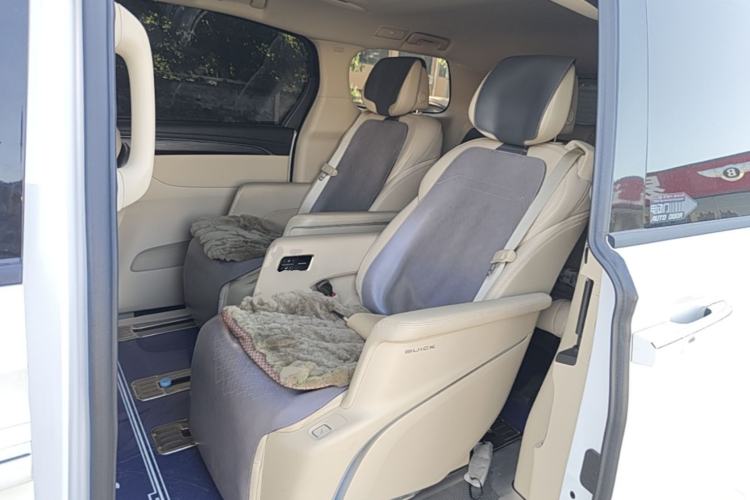 Used Buick GL8 2023 ES Lu Zun Luxury Model Left Rear Seat