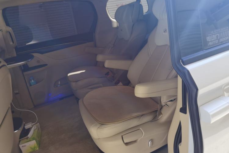 Used Buick GL8 2023 ES Lu Zun Deluxe Model Left Rear Seat