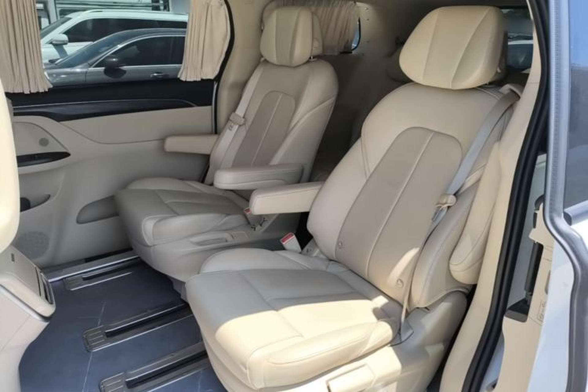 Used Buick GL8 2023 ES Lu Zun Deluxe Model Left Rear Seat