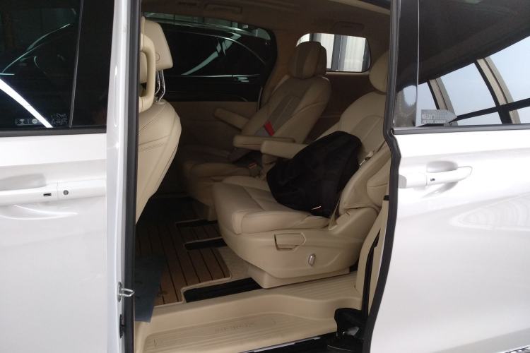 Used Buick GL8 2023 ES Lu Zun Deluxe Model Left Rear Seat