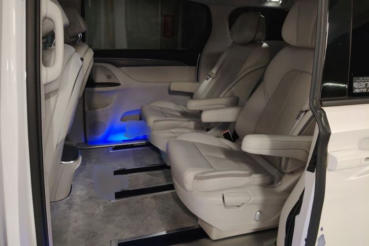 Used Buick GL8 2023 ES Lu Zun Deluxe and Yue Edition Left Rear Seat