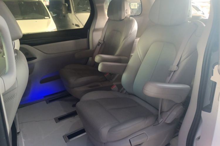 Used Buick GL8 2023 ES Lu Zun Comfort Model Left Rear Seat