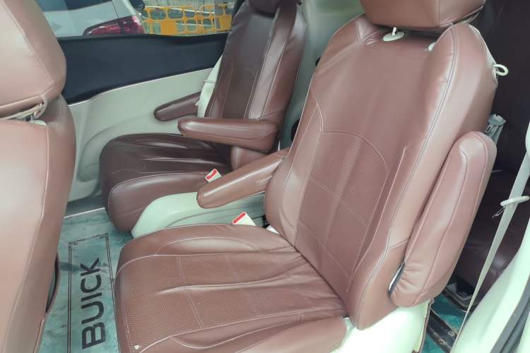 Used Buick GL8 2023 Land Executive Class Comfort Model Left Rear Seat