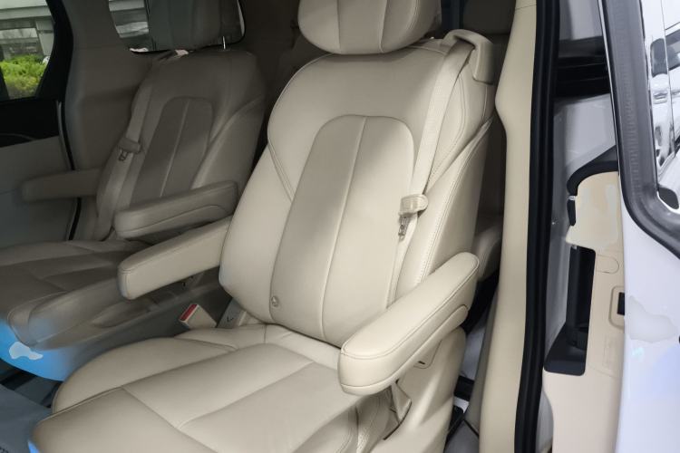 Used Buick GL8 2023 ES Lu Zun Deluxe Model Left Rear Seat