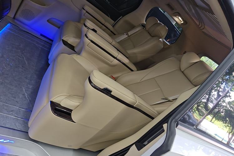 Used Buick GL8 2023 ES Lu Zun Deluxe Model Left Rear Seat