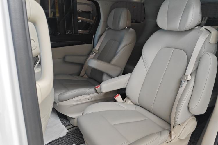 Used Buick GL8 2023 ES Lu Zun Comfort Model Left Rear Seat