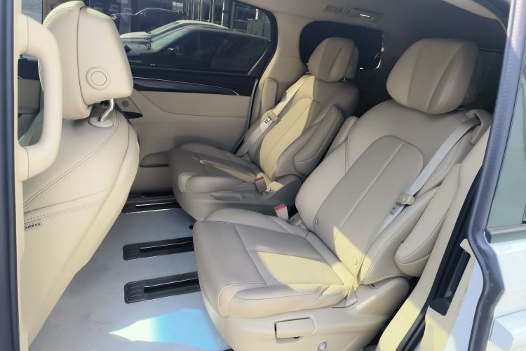 Used Buick GL8 2023 ES Lu Zun Deluxe Model Left Rear Seat