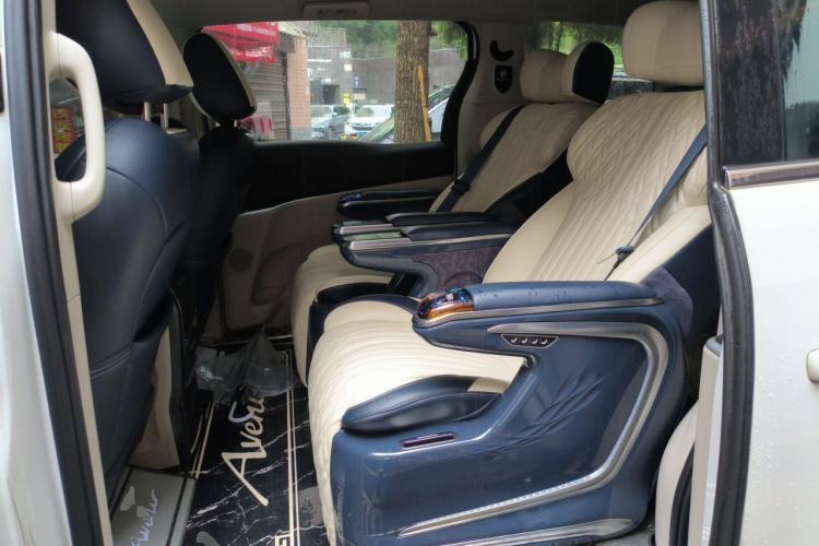 Used Buick GL8 2023 Land Executive Class Smart Enjoyment Model Left Rear Seat