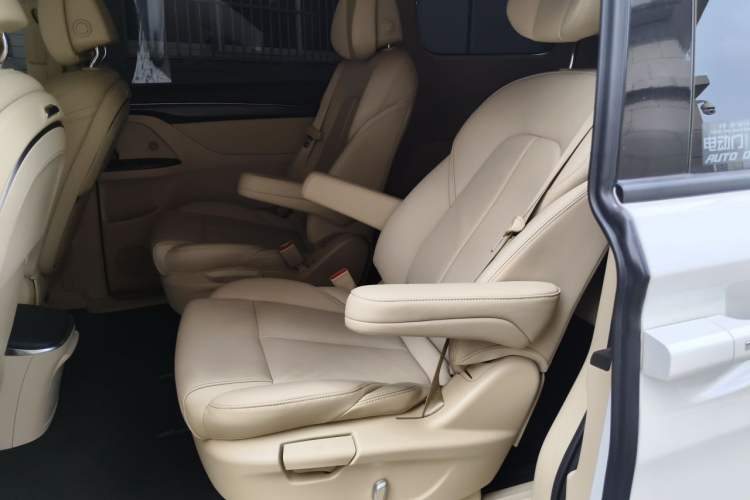 Used Buick GL8 2023 ES Lu Zun Deluxe Model Left Rear Seat