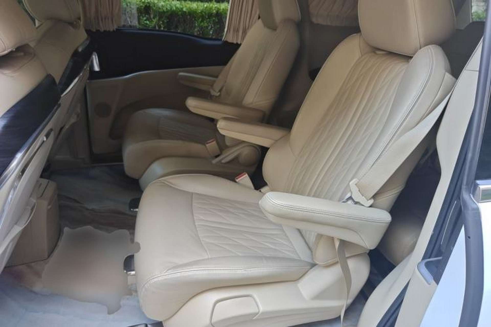 Used Buick GL8 2023 Land Executive Class 652T Luxury Model Left Rear Seat
