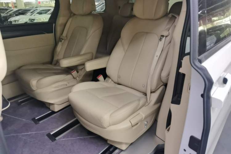 Used Buick GL8 2023 ES Lu Zun Deluxe Model Left Rear Seat