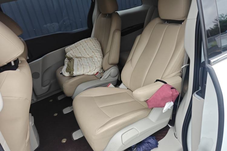 Used Buick GL8 2023 Land Executive Class Comfort Model Left Rear Seat