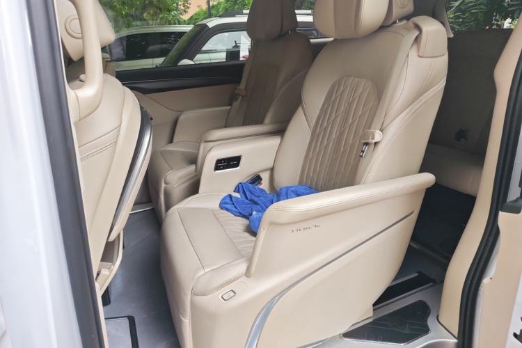 Used Buick GL8 2023 ES Lu Zun Luxury Model Left Rear Seat