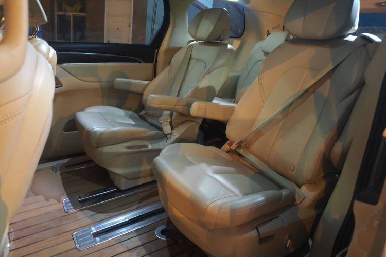 Used Buick GL8 2023 ES Lu Zun Deluxe Model Left Rear Seat