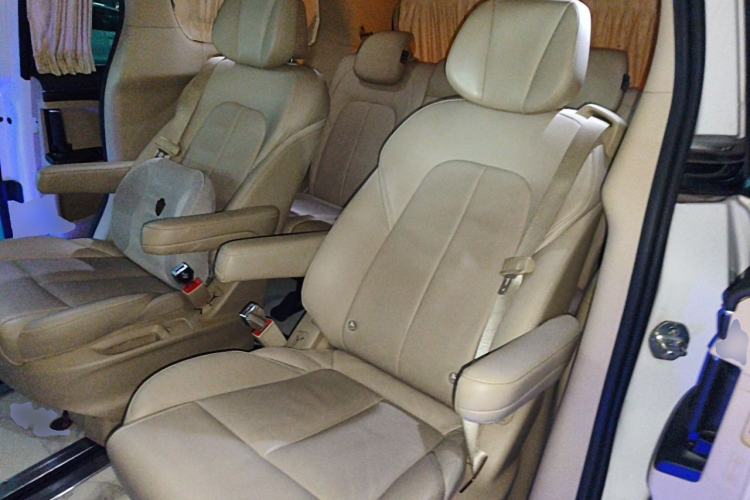 Used Buick GL8 2023 ES Lu Zun Deluxe Model Left Rear Seat