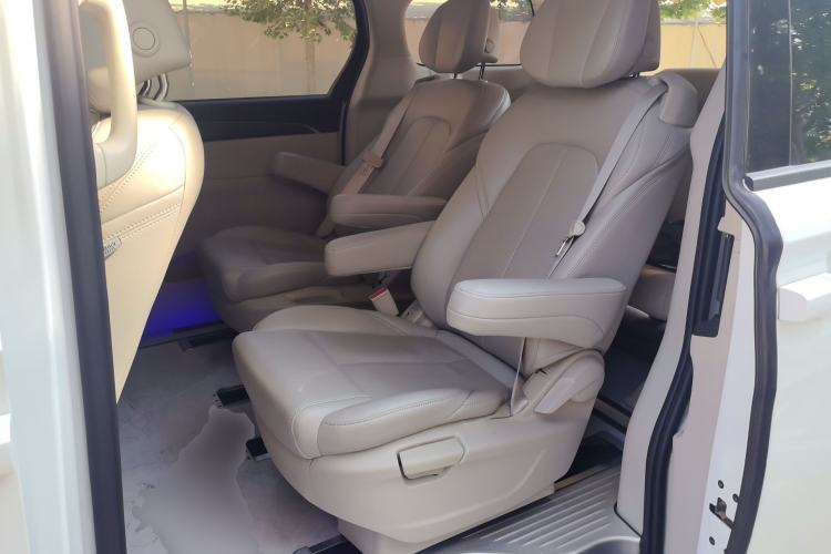 Used Buick GL8 2023 ES Lu Zun Comfort Model Left Rear Seat