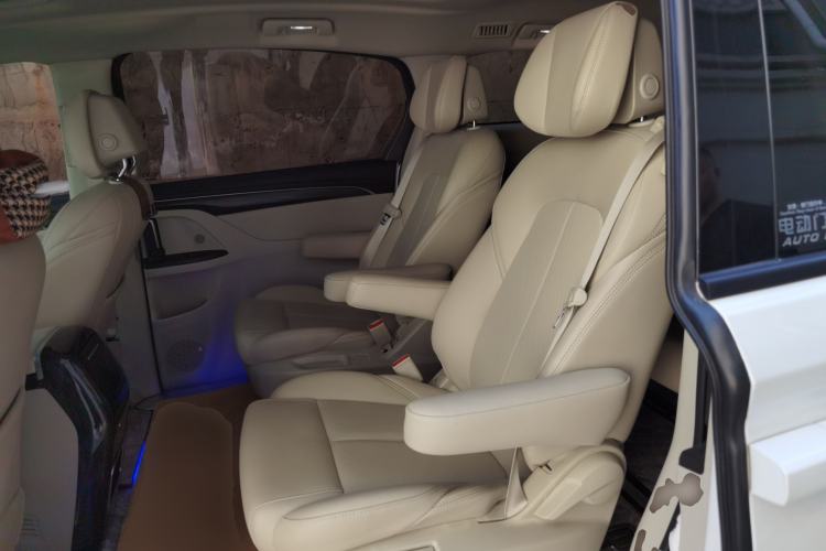 Used Buick GL8 2023 ES Lu Zun Comfort Model Left Rear Seat