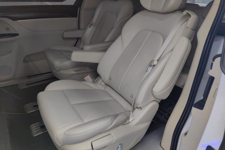 Used Buick GL8 2023 ES Lu Zun Deluxe Model Left Rear Seat