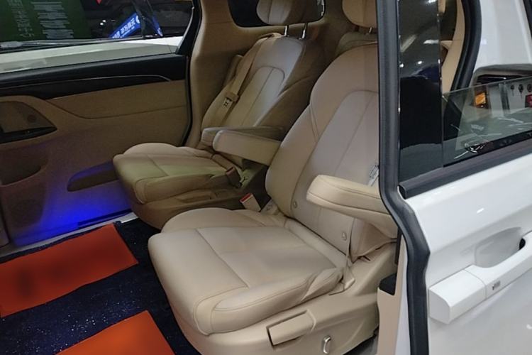 Used Buick GL8 2023 ES Lu Zun Deluxe Model Left Rear Seat