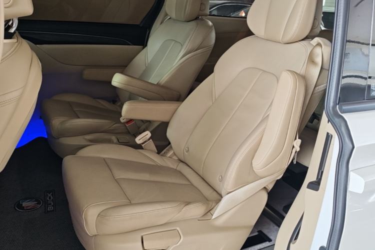 Used Buick GL8 2023 ES Lu Zun Deluxe Model Left Rear Seat