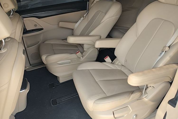 Used Buick GL8 2023 ES Lu Zun Deluxe Model Left Rear Seat