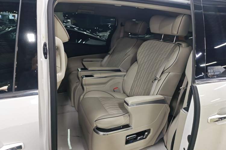 Used Buick GL8 2023 Land Executive Class 652T Luxury Model Left Rear Seat