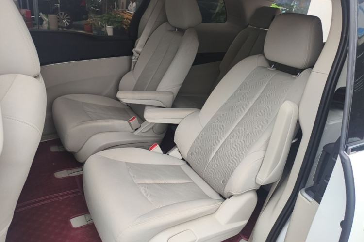 Used Buick GL8 2023 Land Executive Class Comfort Model Left Rear Seat
