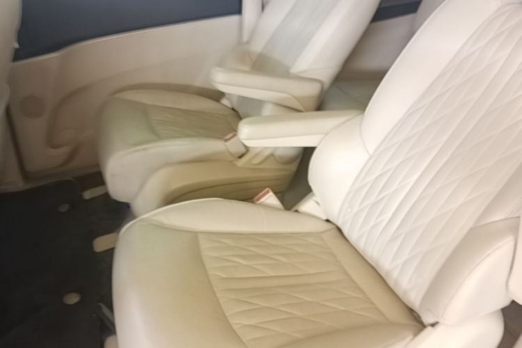 Used Buick GL8 2023 Facelifted Land Cruiser Executive Luxury Version Left Rear Seat