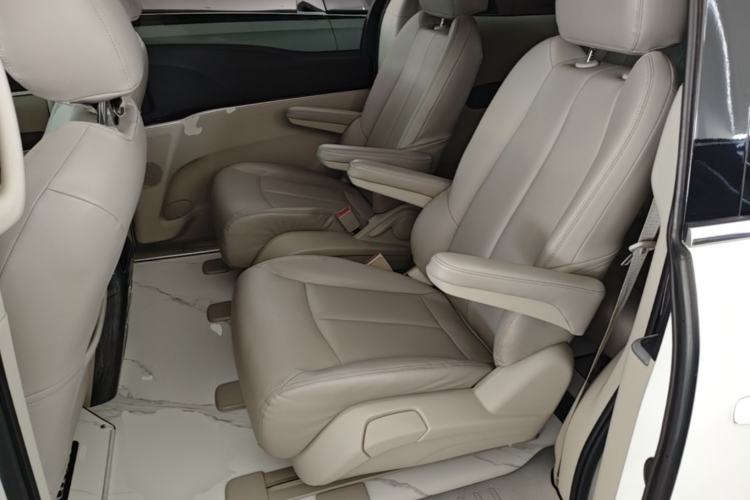 Used Buick GL8 2023 Land Executive Class Comfort Model Left Rear Seat