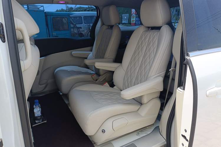 Used Buick GL8 2023 Land Executive Class Comfort Model Left Rear Seat