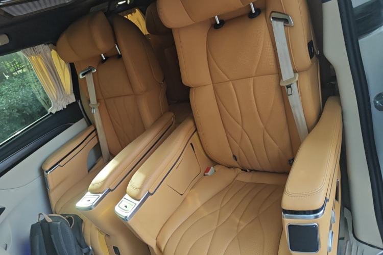 Used Buick GL8 2023 ES Lu Zun Deluxe Model Left Rear Seat