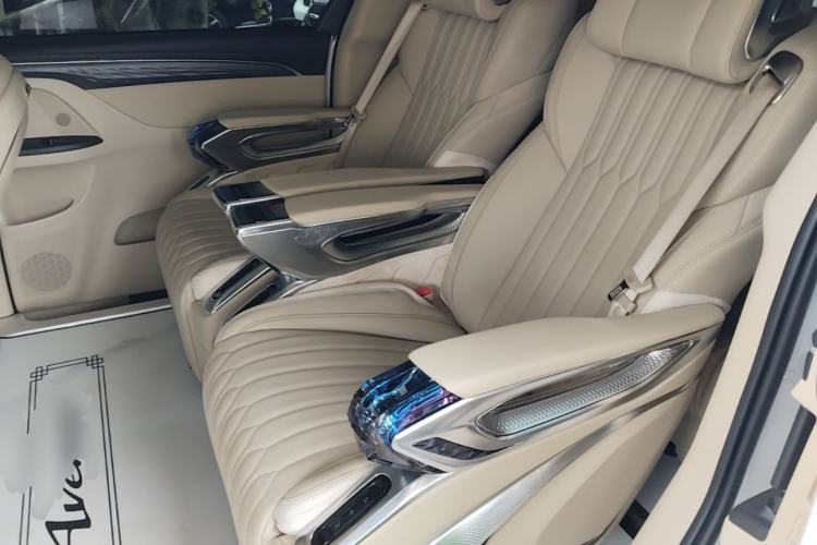 Used Buick GL8 2023 ES Lu Zun Deluxe Model Left Rear Seat
