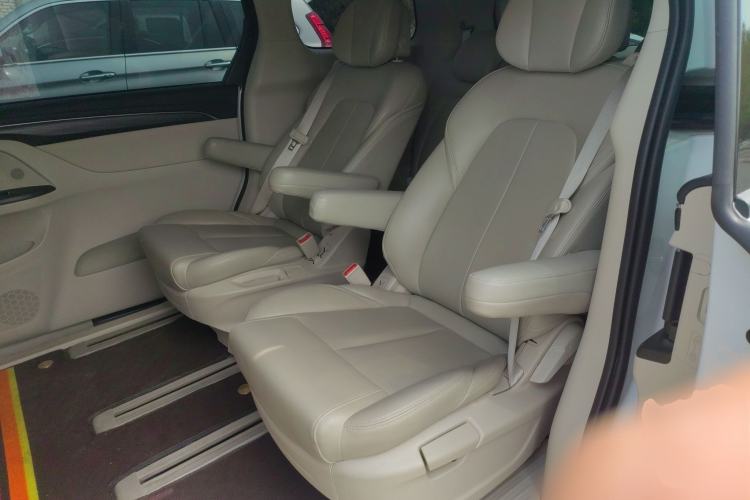 Used Buick GL8 2023 ES Lu Zun Comfort Model Left Rear Seat