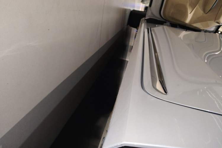 Used Buick GL8 2023 ES Lu Zun Deluxe Model Left Side Sill