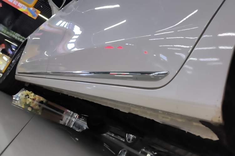 Used Buick GL8 2023 ES Lu Zun Flagship Model Left Side Sill