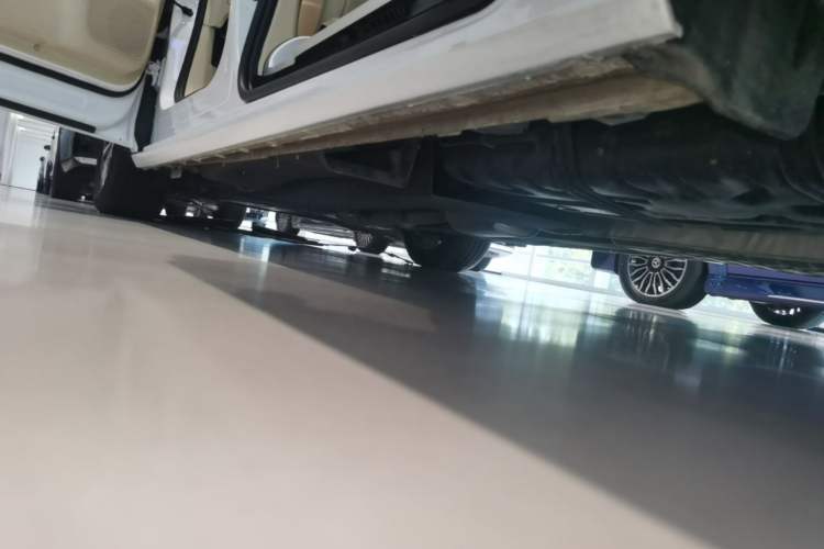 Used Buick GL8 2023 ES Lu Zun Deluxe Model Left Side Sill