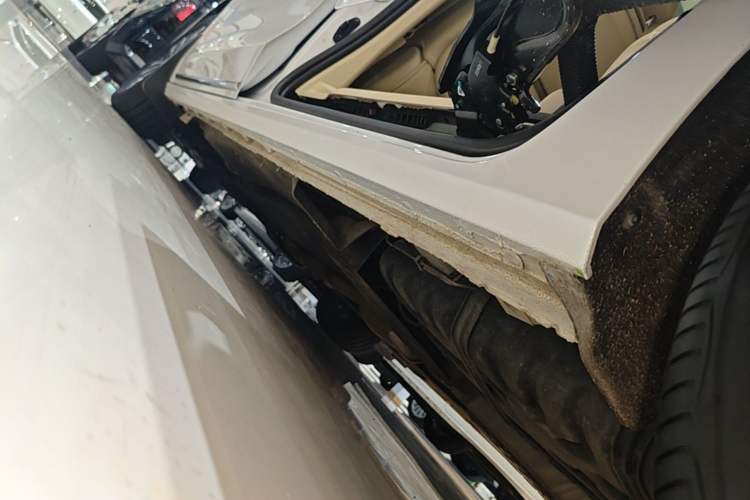 Used Buick GL8 2023 ES Lu Zun Deluxe Model Left Side Sill