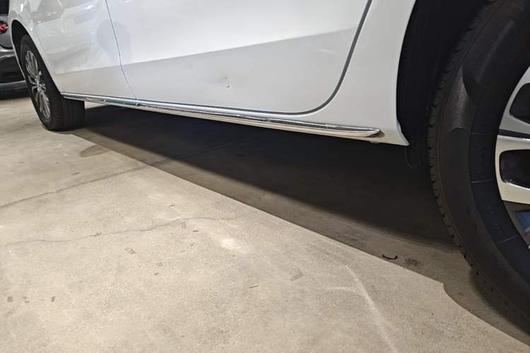 Used Buick GL8 2023 Land Executive Class Smart Enjoyment Model Left Side Sill
