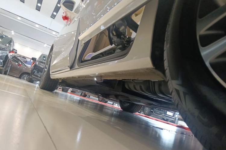 Used Buick GL8 2023 ES Lu Zun Deluxe Model Left Side Sill