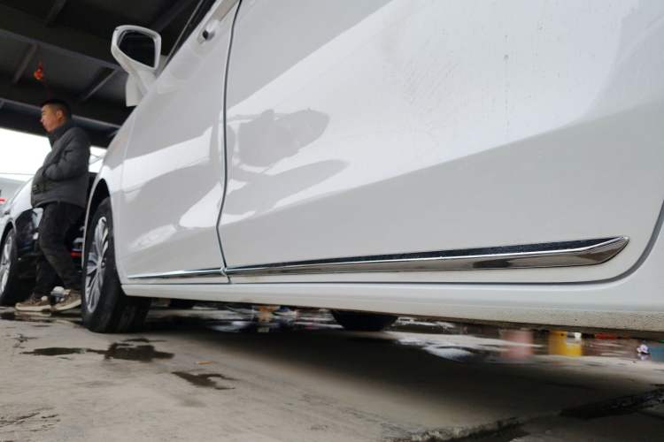 Used Buick GL8 2023 ES Lu Zun Comfort Model Left Side Sill