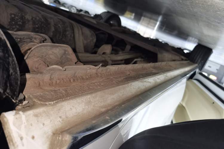 Used Buick GL8 2023 Facelifted Land Cruiser Executive Luxury Version Left Side Sill