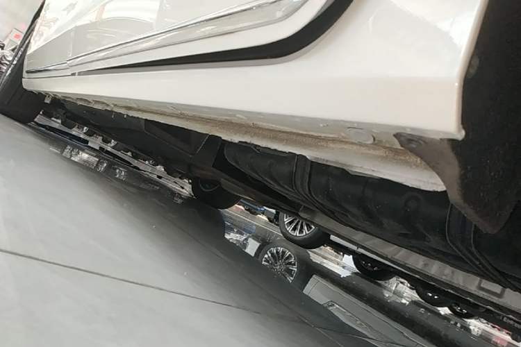 Used Buick GL8 2023 ES Lu Zun Deluxe Model Left Side Sill