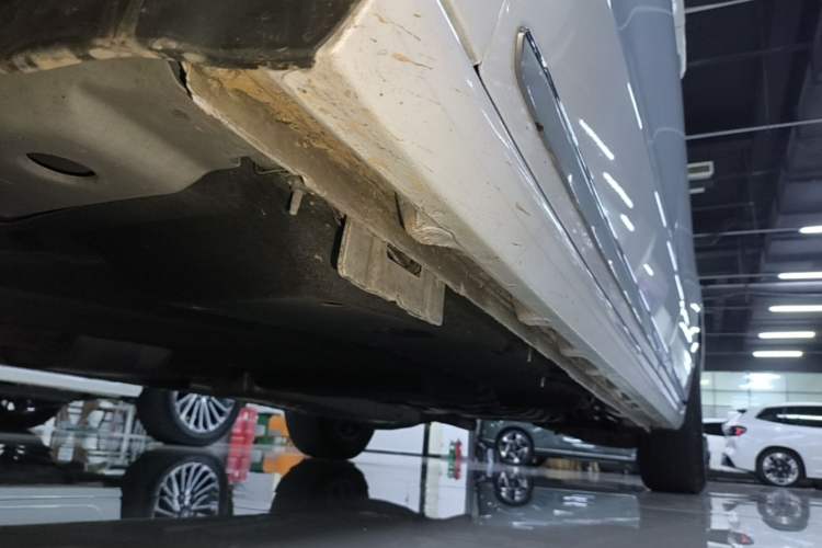 Used Buick GL8 2023 ES Lu Zun Deluxe Model Left Side Sill