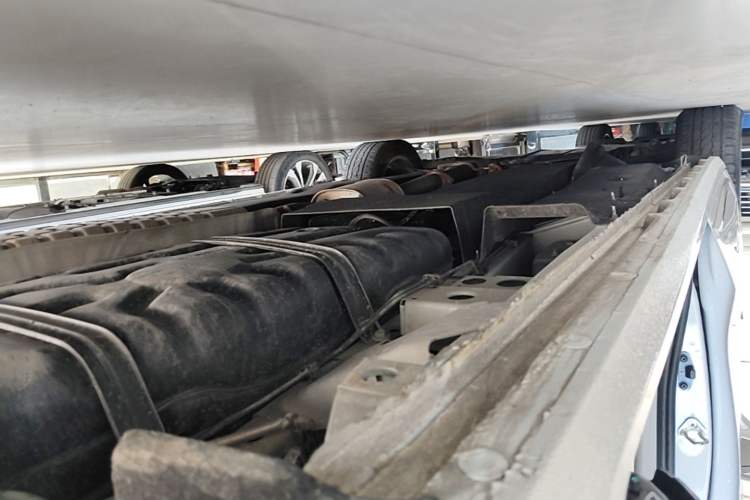 Used Buick GL8 2023 ES Lu Zun Deluxe and Yue Edition Left Side Sill