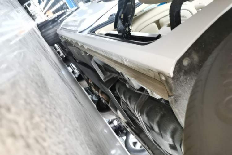 Used Buick GL8 2023 ES Lu Zun Deluxe Model Left Side Sill