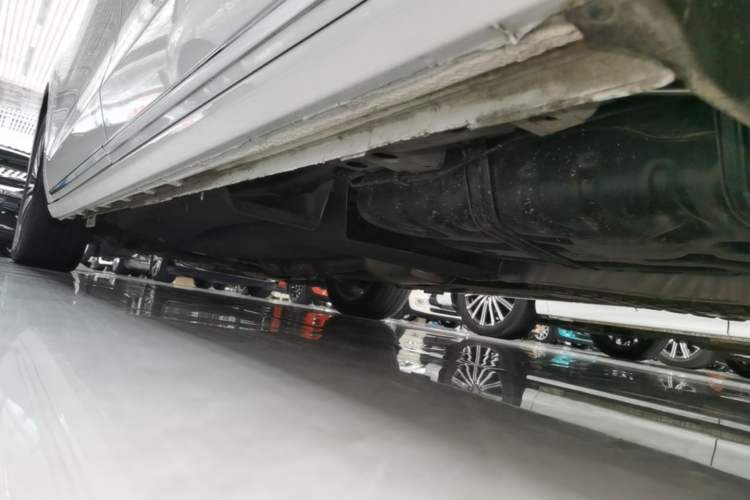 Used Buick GL8 2023 ES Lu Zun Luxury Model Left Side Sill