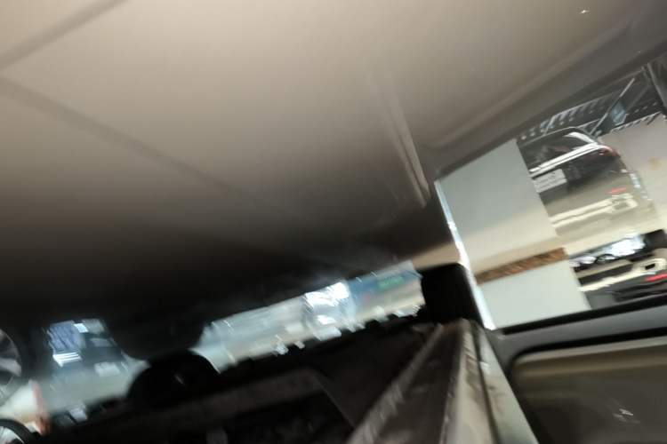 Used Buick GL8 2023 Facelifted Land Cruiser Executive Luxury Version Left Side Sill