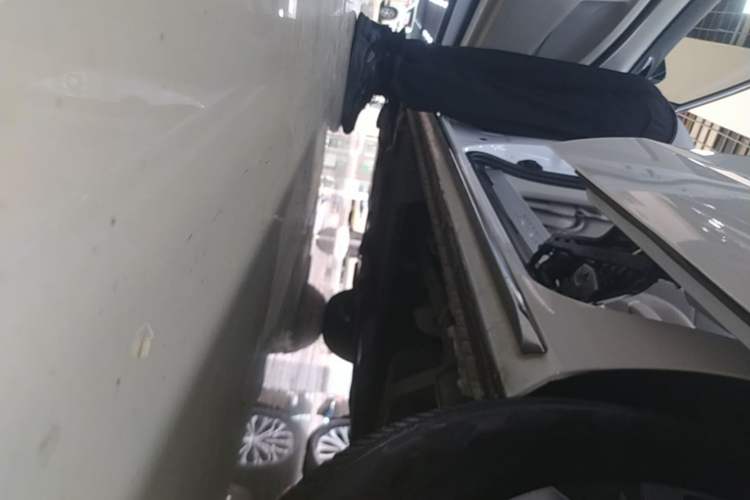 Used Buick GL8 2023 Land Executive Class Smart Enjoyment Model Left Side Sill