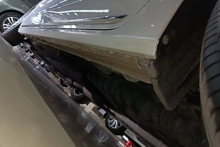 Used Buick GL8 2023 ES Lu Zun Luxury Model Left Side Sill