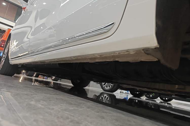 Used Buick GL8 2023 ES Lu Zun Luxury Model Left Side Sill